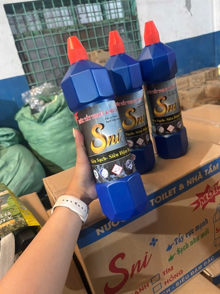 Nước Tẩy Sni Chai 900ml Dạng Gel Thơm Full Vat 2
